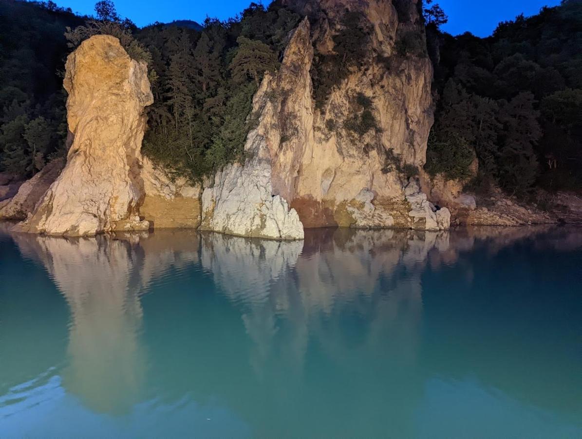 Gite Proche Des Passerelles Et Du Lac De Monteynard Saint-Martin-de-la-Cluze Экстерьер фото